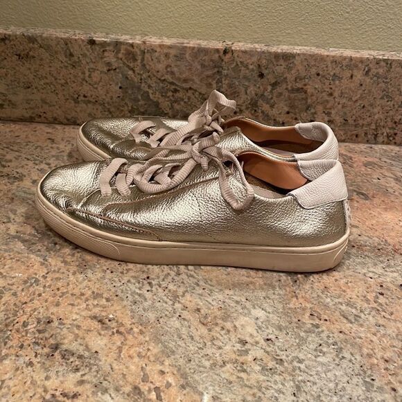 Soludos woman’s gold sparkly tennis shoes - Picture 5 of 14